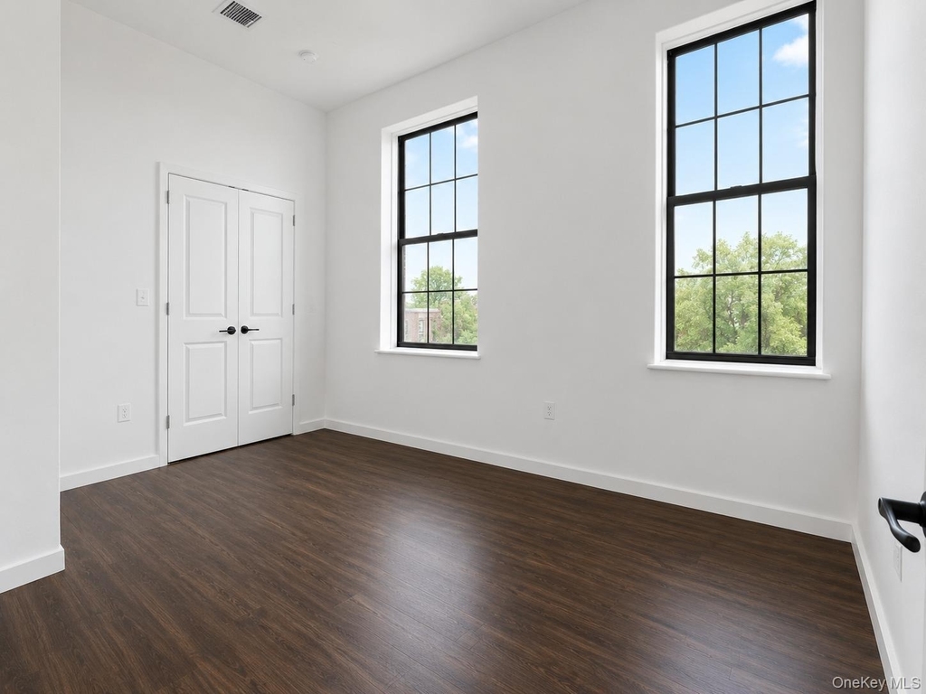 13 Main Street - Photo 4