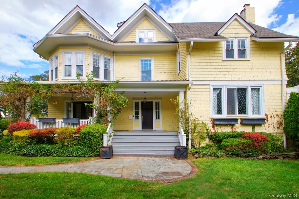 92 6th Street - Photo 1
