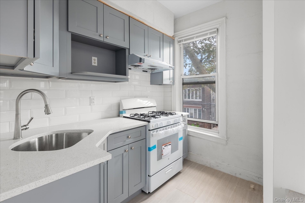 88-49 81st Avenue - Photo 4