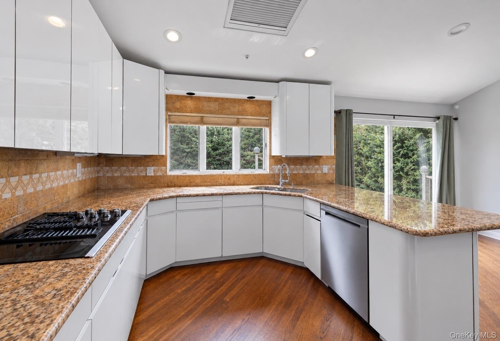 79 Plymouth Road - Photo 3