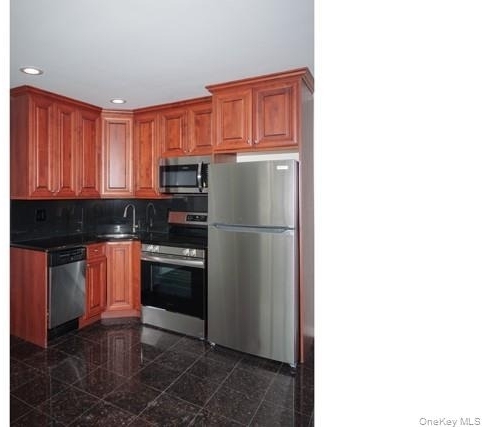 118 Carleton Avenue - Photo 2