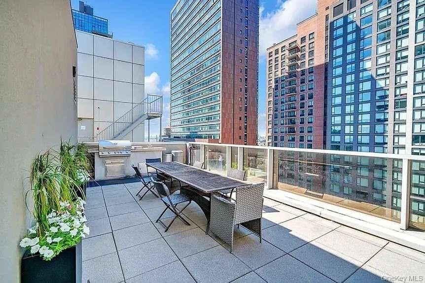 26-26 Jackson Avenue - Photo 10