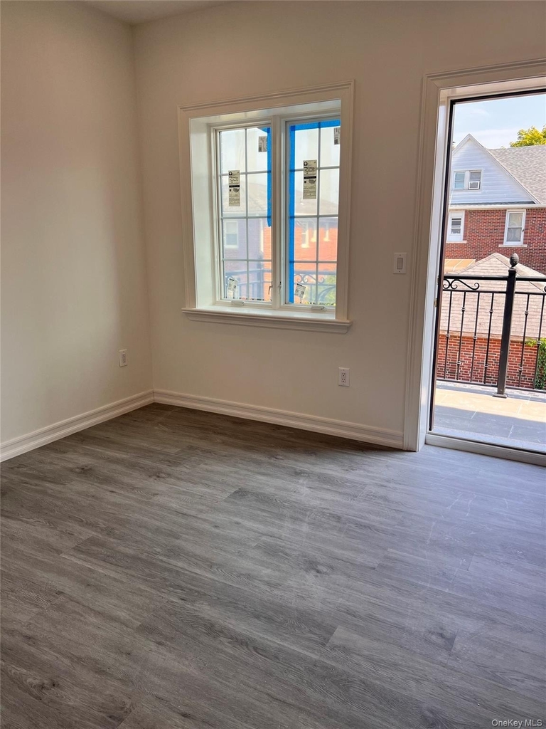 5647 136th Street - Photo 5