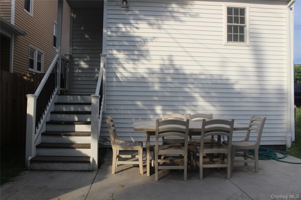 17 Bank Street - Photo 10