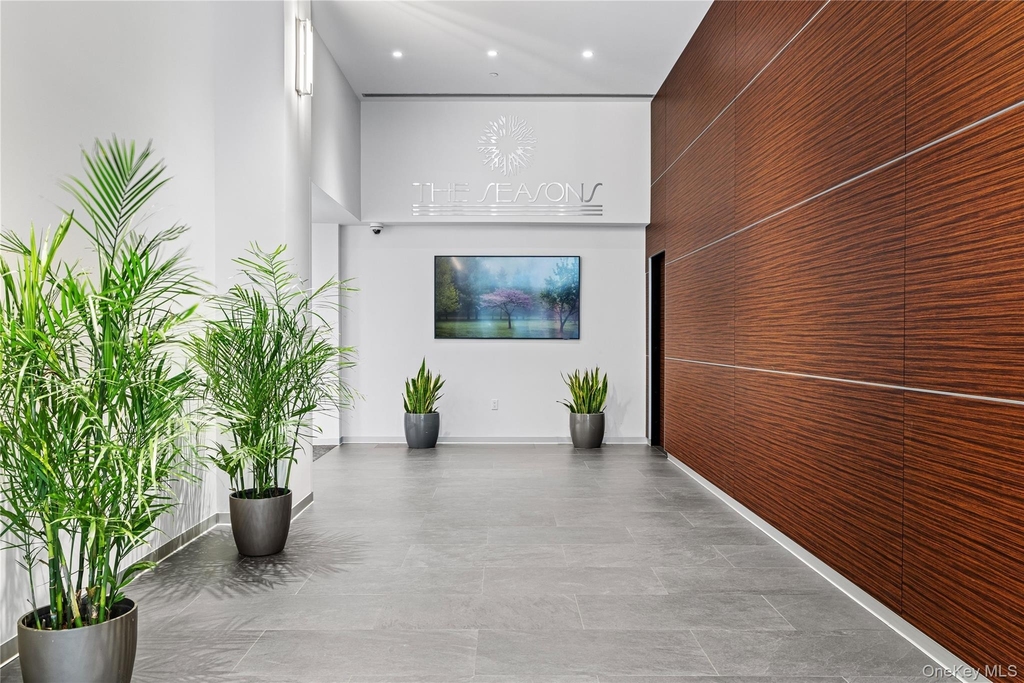 4 Martine Avenue - Photo 14