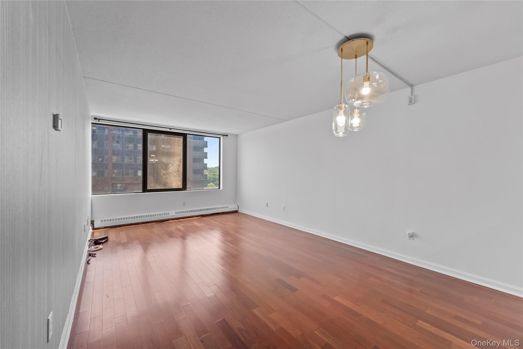 4 Martine Avenue - Photo 5