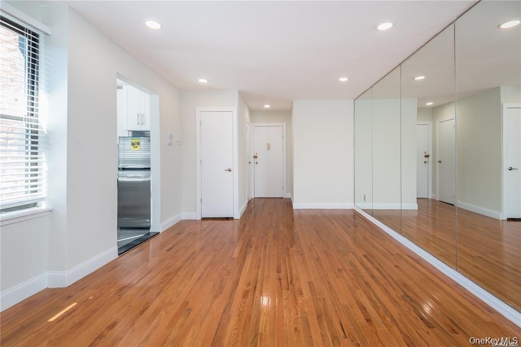 7 Bond Street - Photo 3