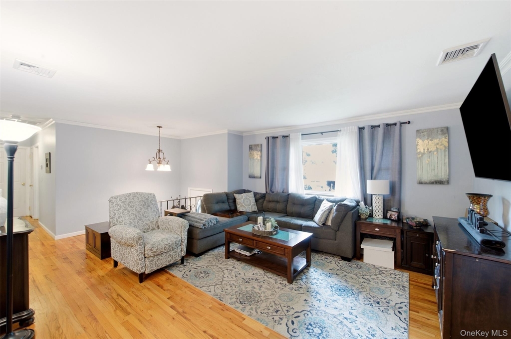 17 Jerome Street - Photo 3
