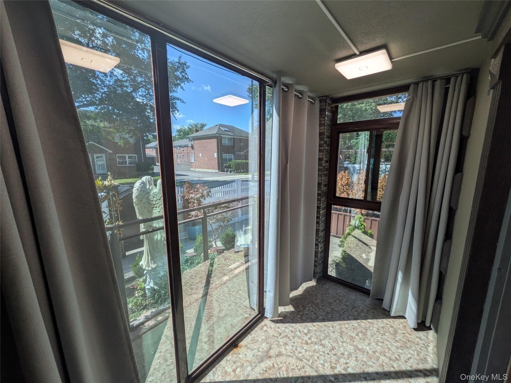 50-56 Utopia Parkway - Photo 18