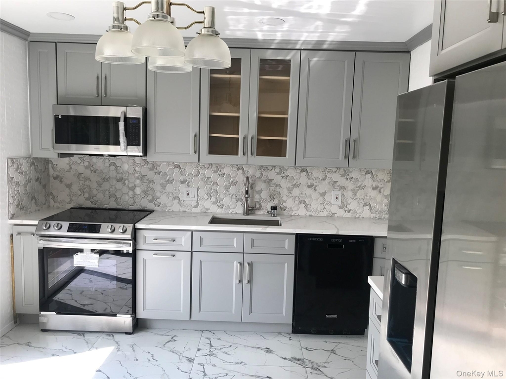 33 Burton Avenue - Photo 2