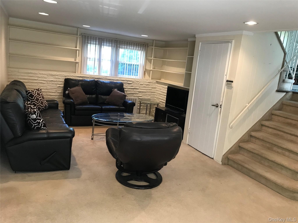 33 Burton Avenue - Photo 7