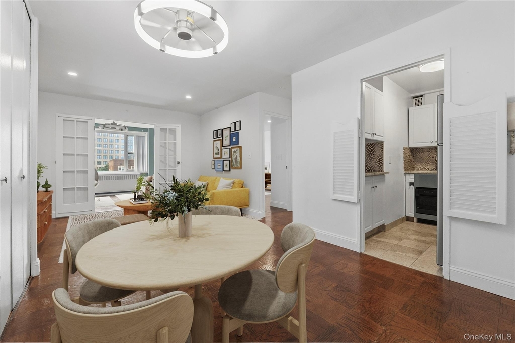 16 Lake Street - Photo 2