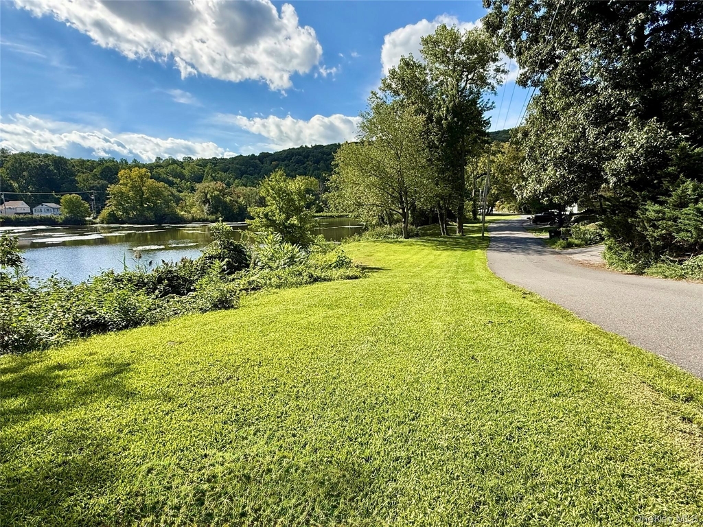 25 W Lakeshore Drive - Photo 38