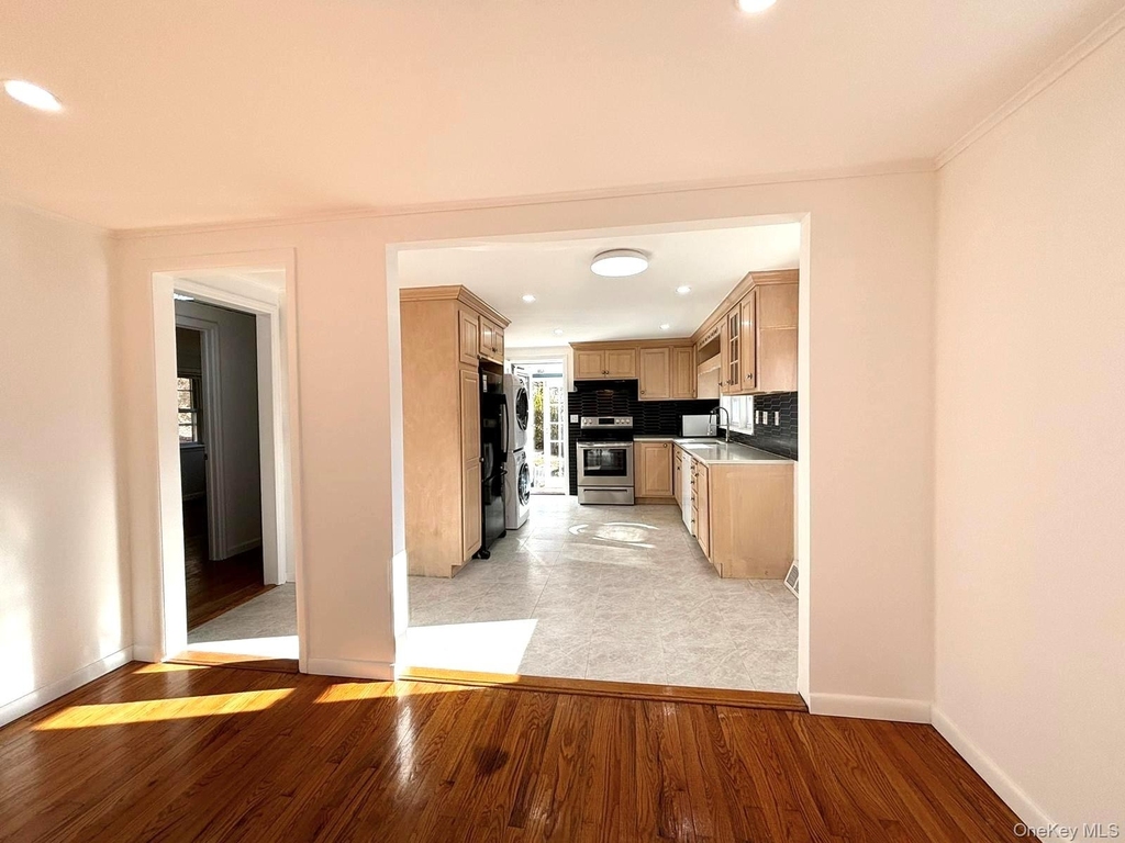 25 W Lakeshore Drive - Photo 12