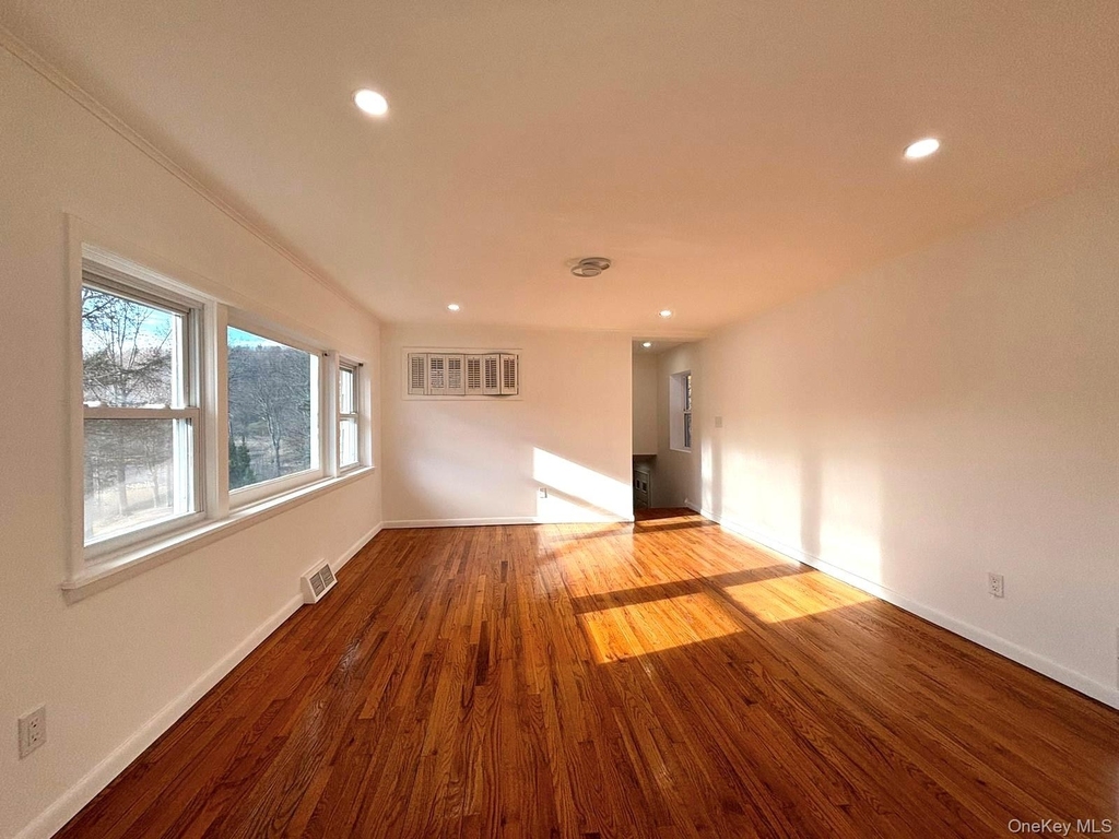 25 W Lakeshore Drive - Photo 8