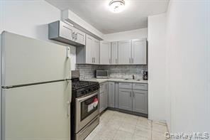 89-15 Parsons Boulevard - Photo 10