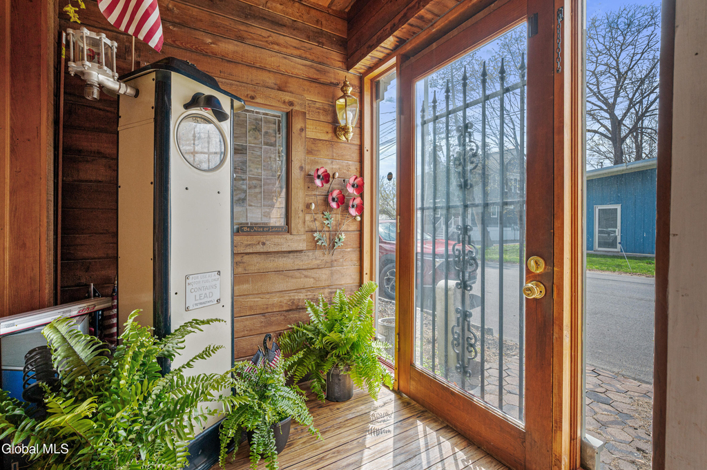92 Walworth Street - Photo 1