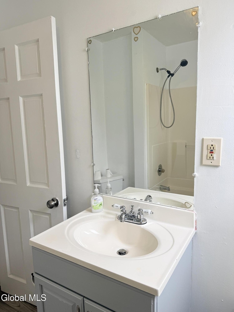 49 Elizabeth Street - Photo 16