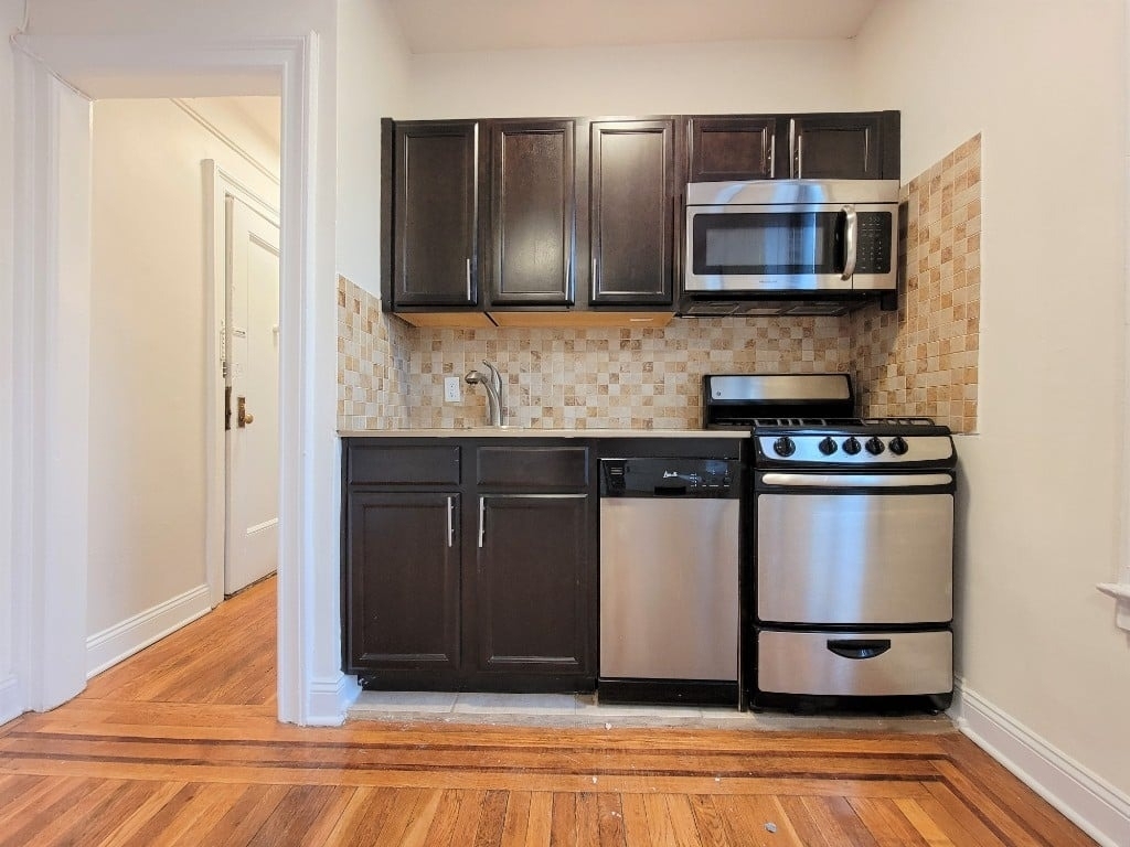 25-21 31st Avenue - Photo 1