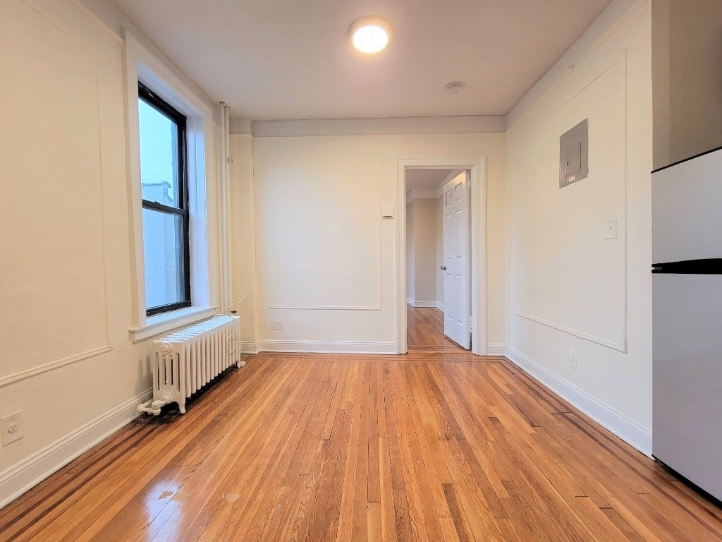25-21 31st Avenue - Photo 2