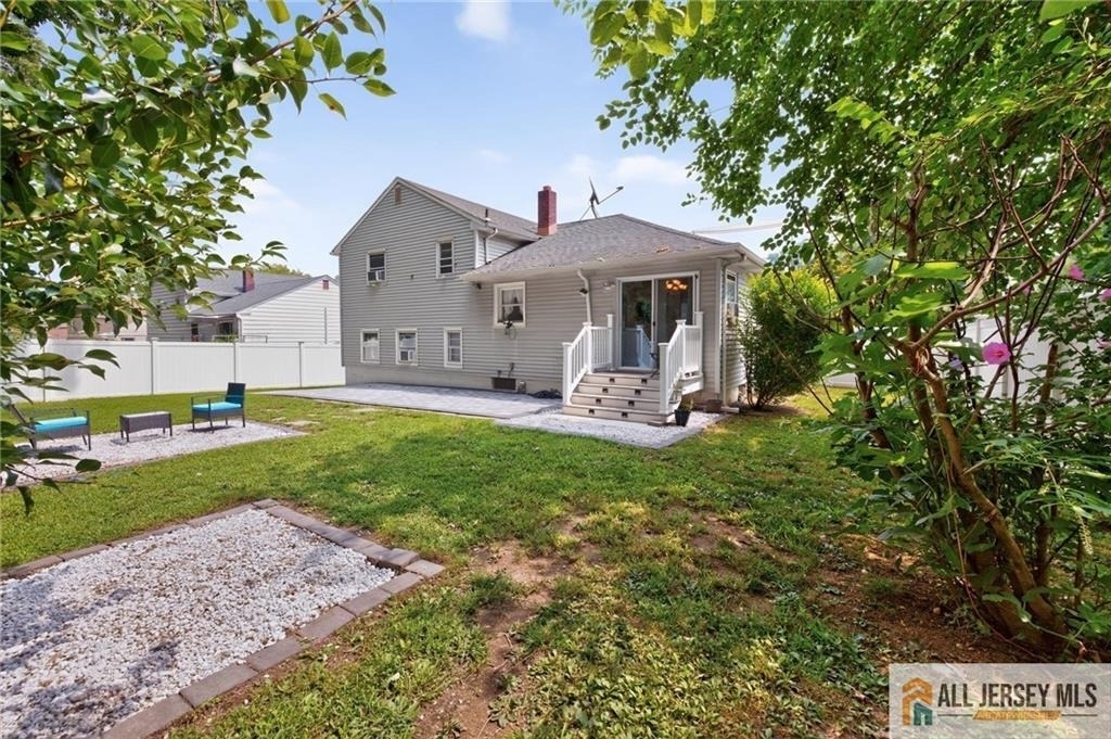 47 Leonardine Avenue - Photo 7