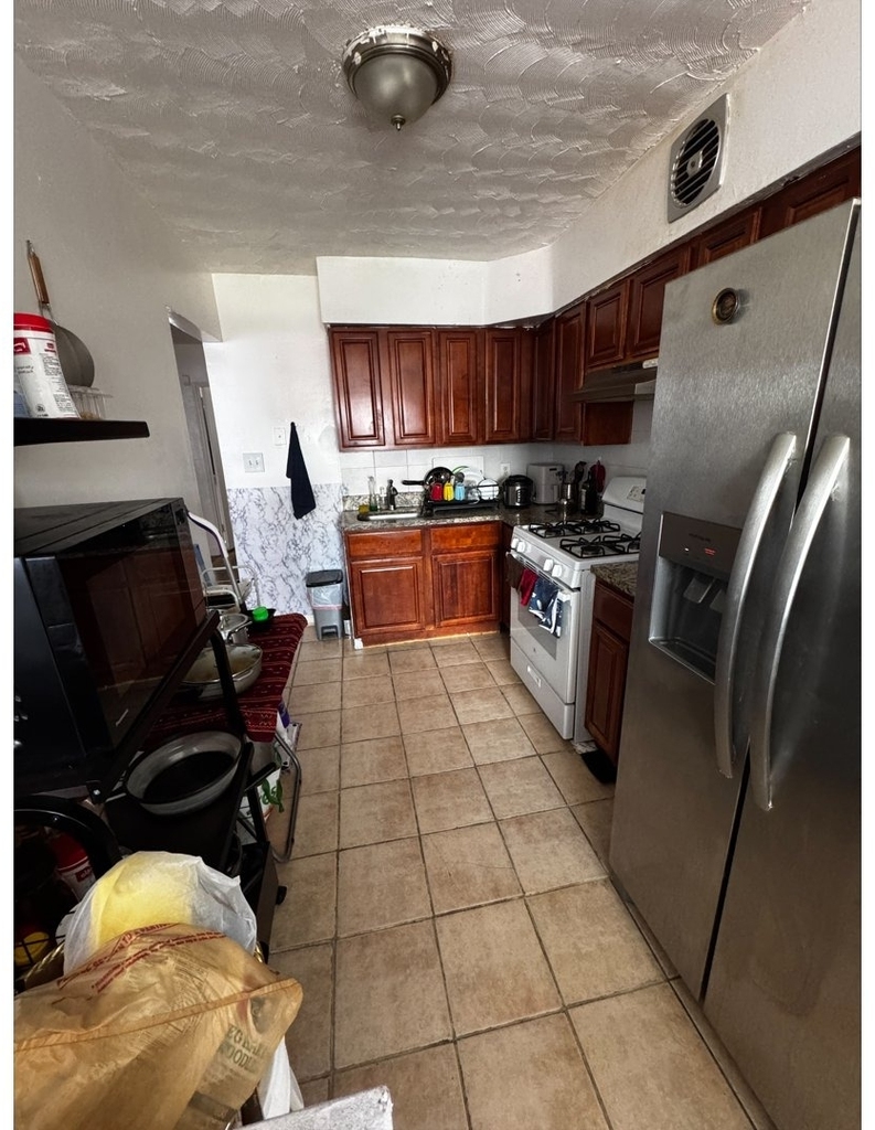 31-19 79th Street - Photo 4