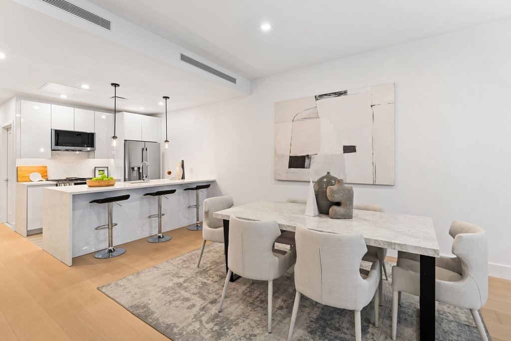 458 Greenwich Street - Photo 3