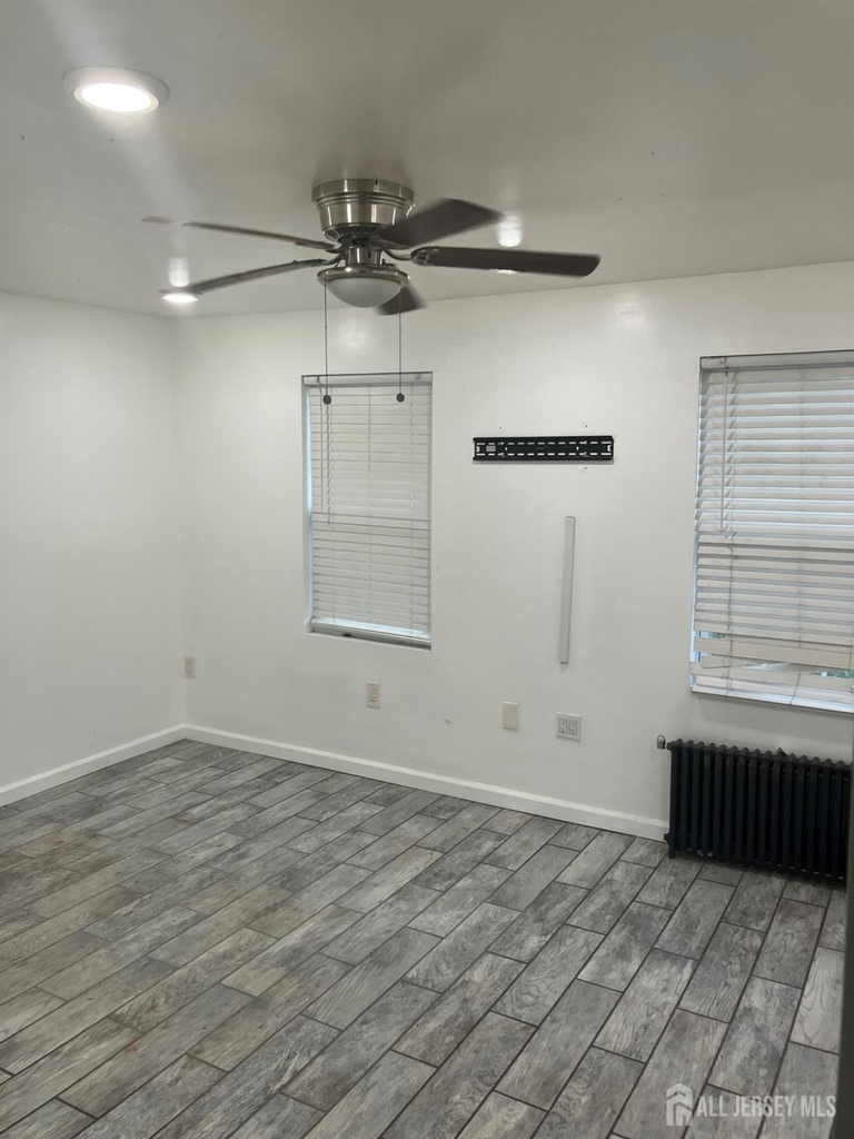 810 E Hazelwood Avenue - Photo 5