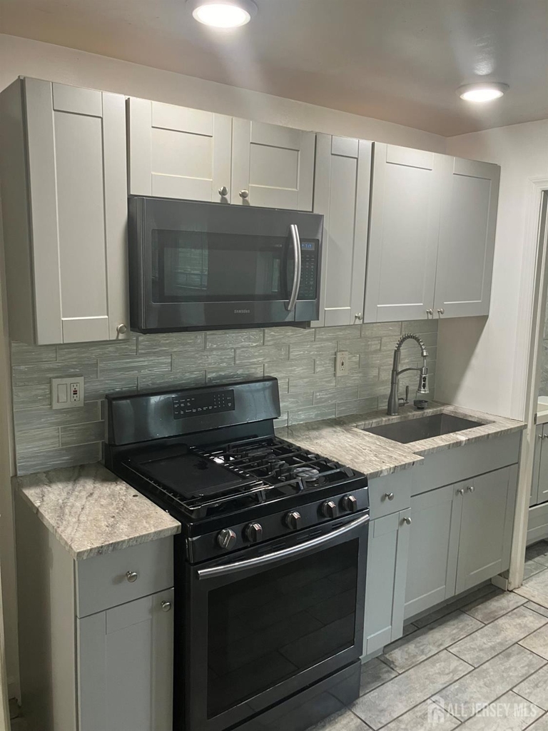 810 E Hazelwood Avenue - Photo 6
