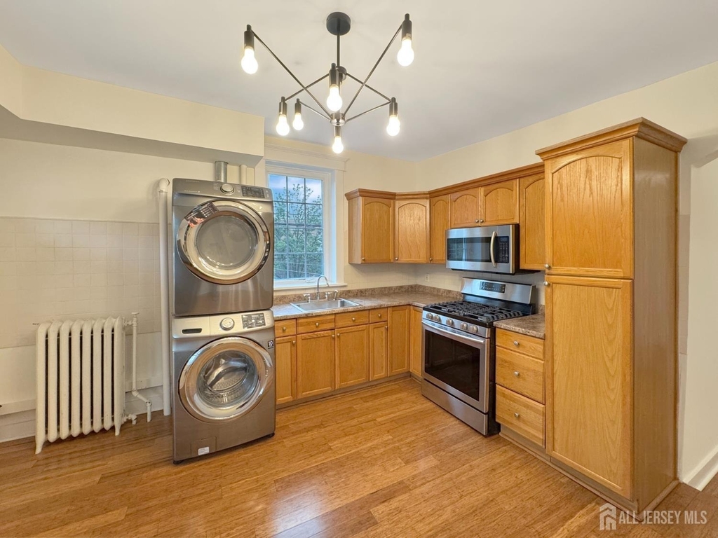 422 Main Street - Photo 3