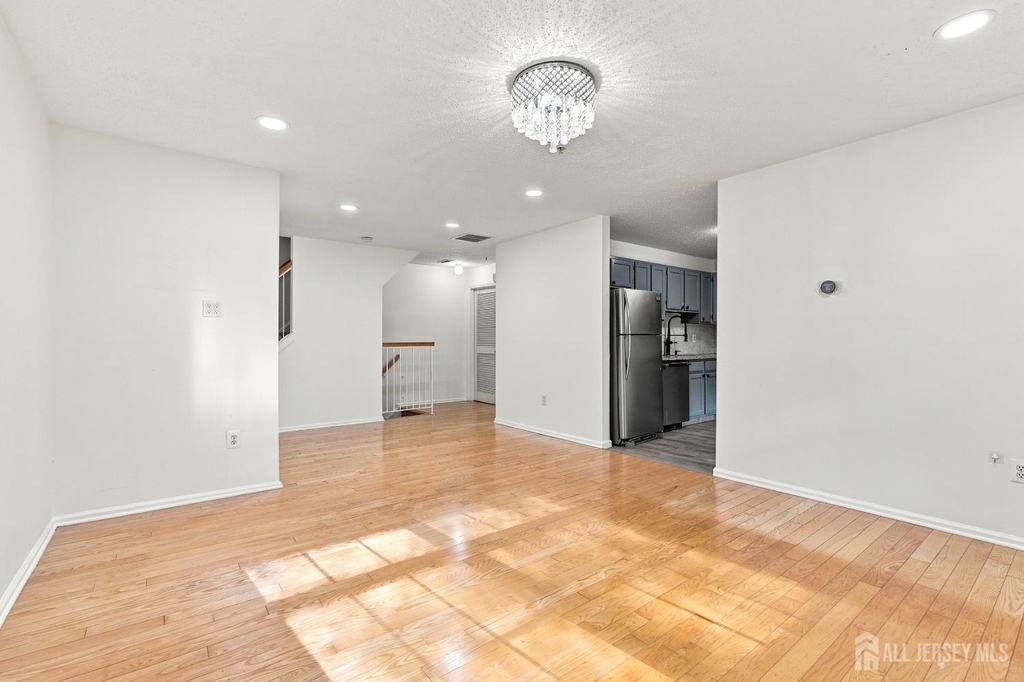 63 Prestwick Way - Photo 4