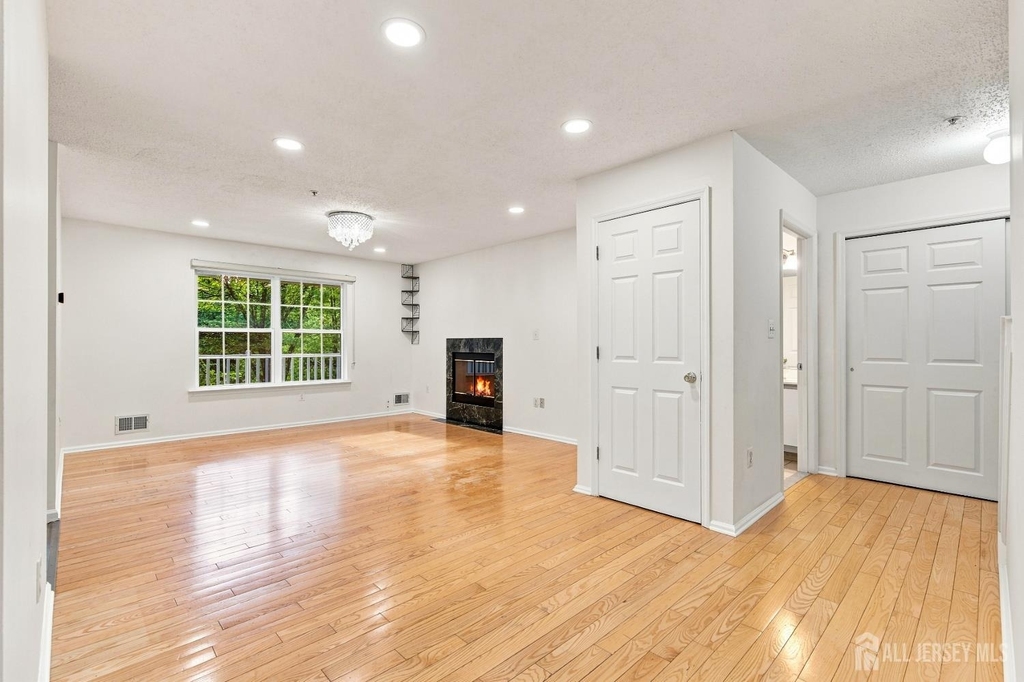 63 Prestwick Way - Photo 2