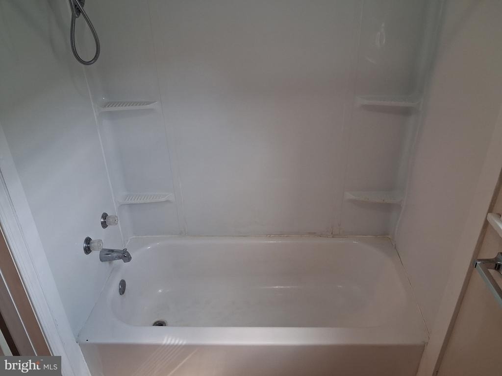 268 Wilkes Street - Photo 3