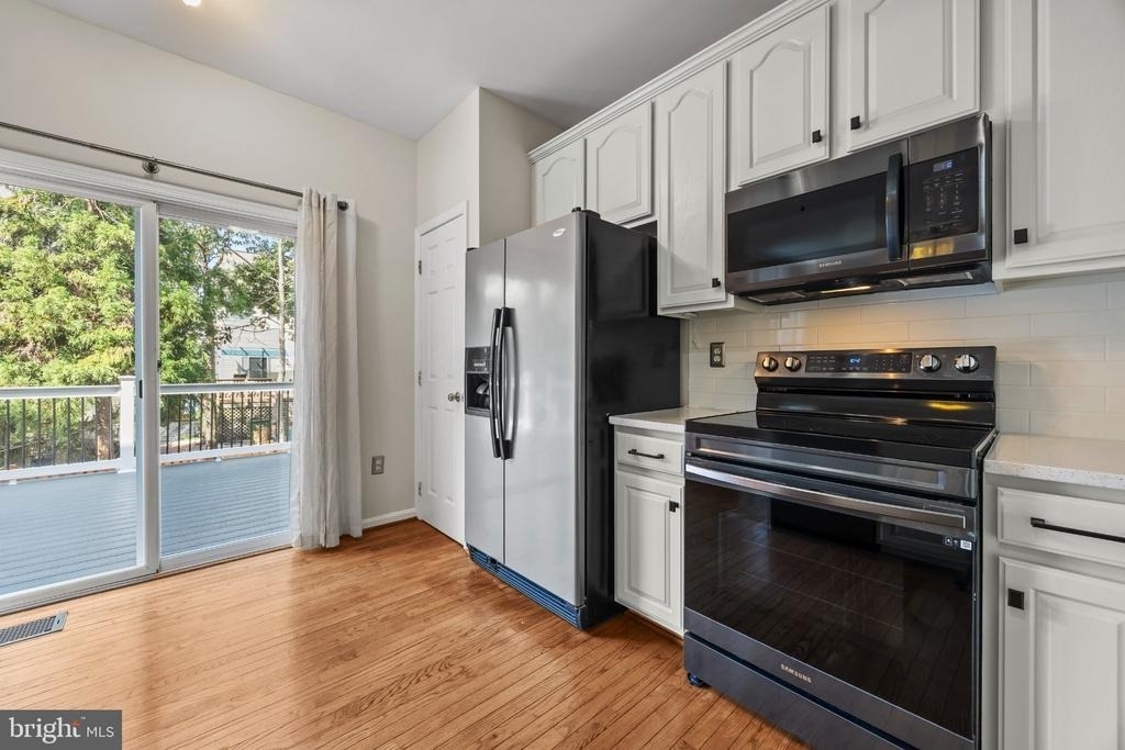 8812 Fenimore Place - Photo 11