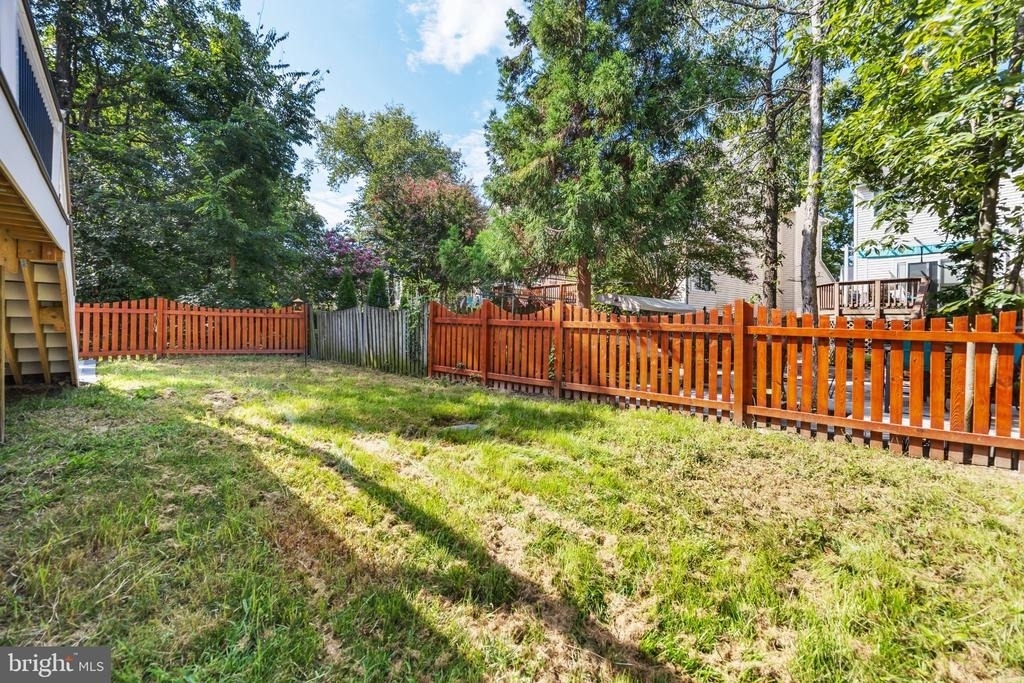 8812 Fenimore Place - Photo 33