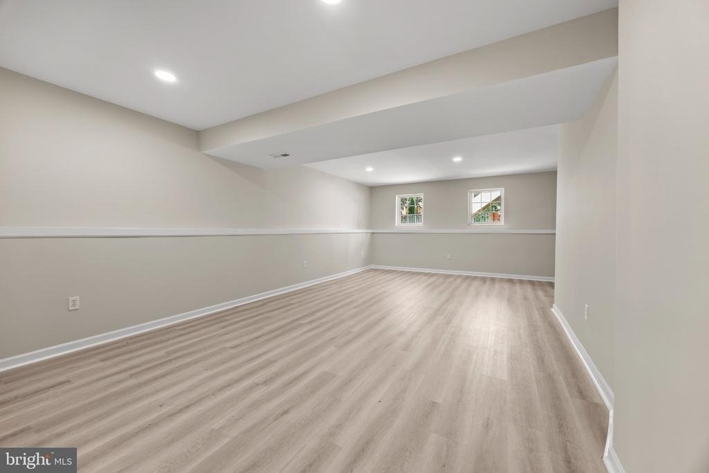 8812 Fenimore Place - Photo 24