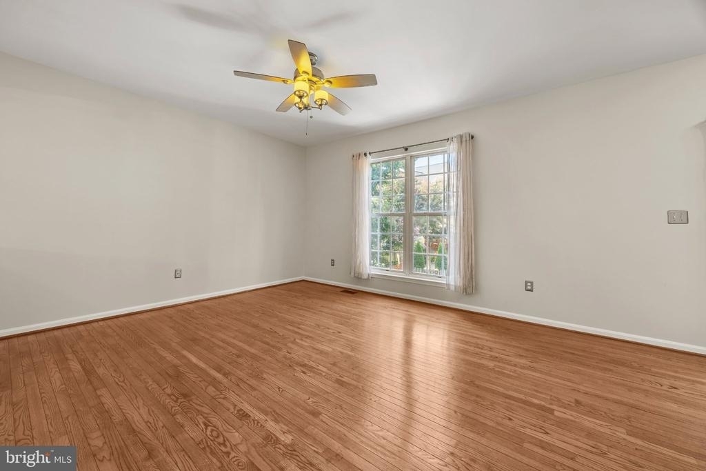 8812 Fenimore Place - Photo 6