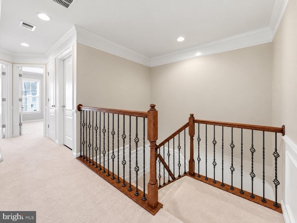 22631 Hawkbill Square - Photo 20