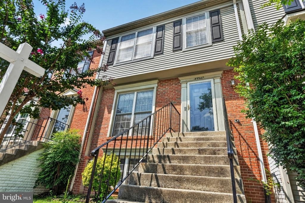 45547 Hutchens Square - Photo 1