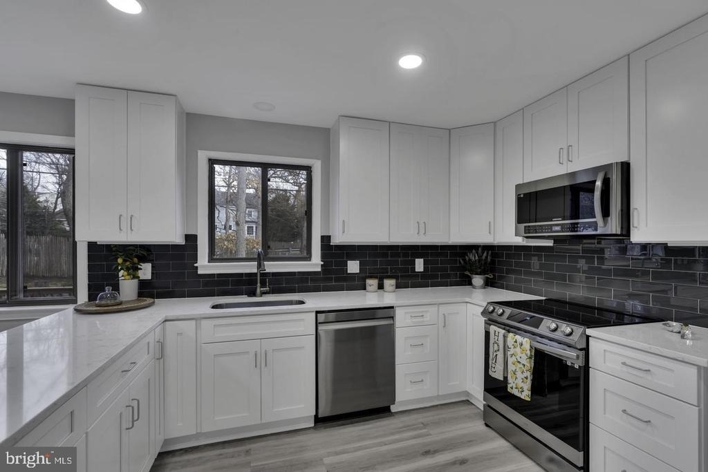 10422 Woodbury Woods Court - Photo 8