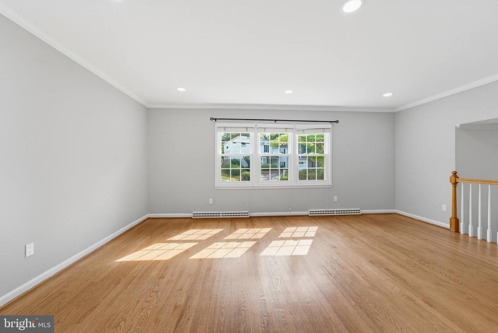 8125 Saxony Drive - Photo 2