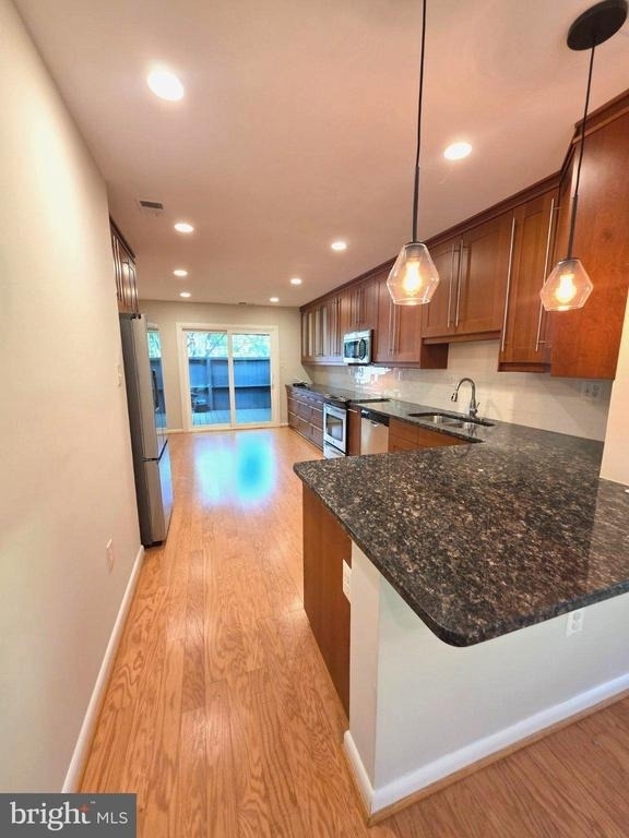 2001 Wethersfield Court - Photo 8