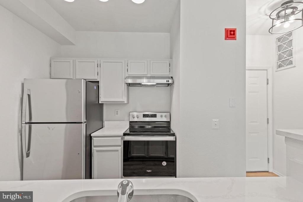 1530 Spring Gate Drive - Photo 9