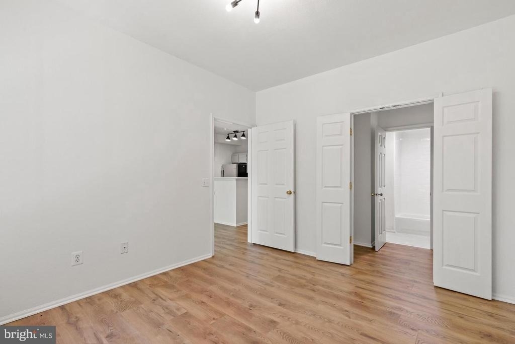 1530 Spring Gate Drive - Photo 17