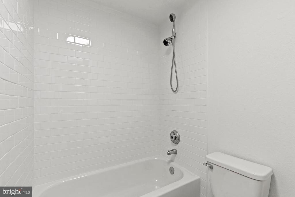 1530 Spring Gate Drive - Photo 21