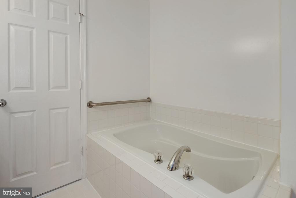 2480 Angeline Drive - Photo 28