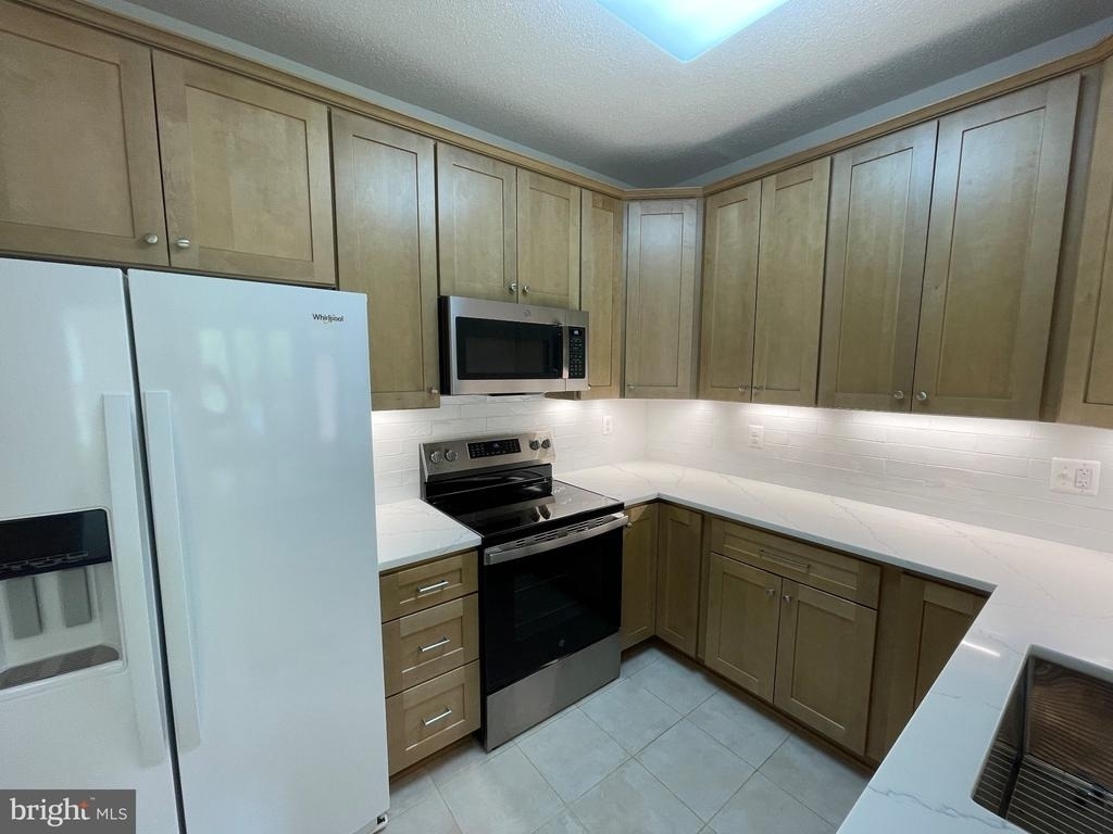 12180 Abington Hall Place - Photo 16