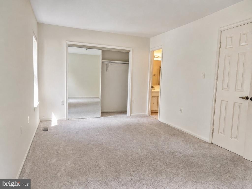 2723 Manorhaven Court - Photo 8