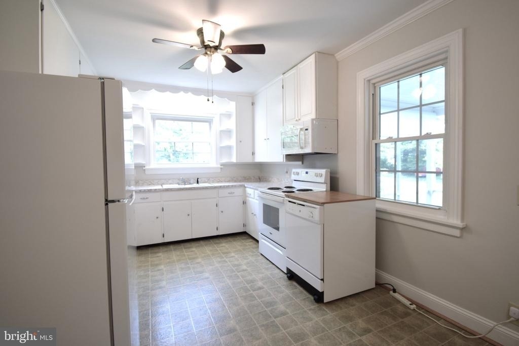 133 Maury - Photo 10