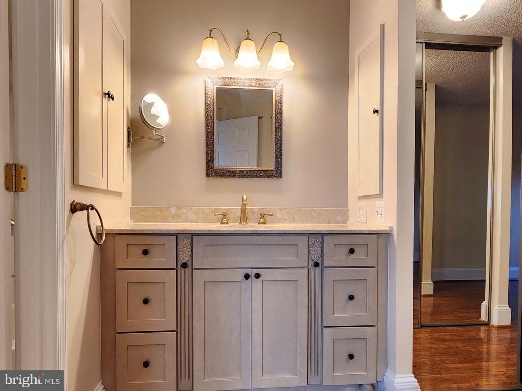 2181 Jamieson Avenue - Photo 32